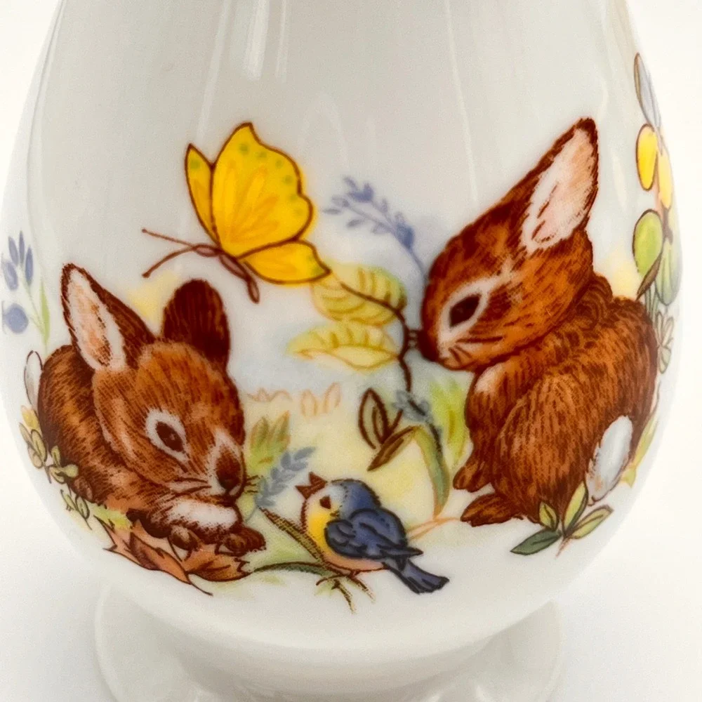 Enesco Bud Vase Vintage White 1983 Bunny‎ Rabbits Butterflys Flowers Miniature